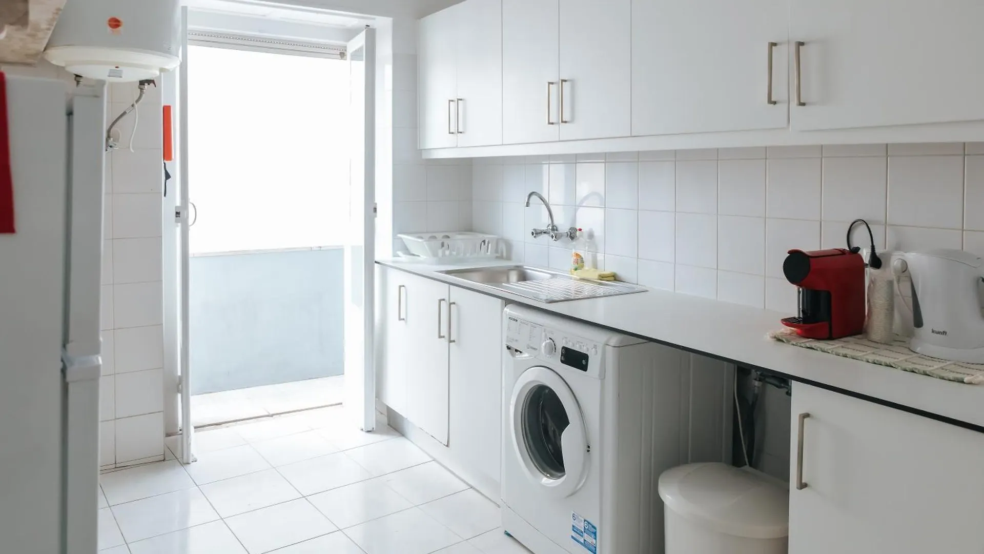 Aquilla Family Room 305 리스본 홈스테이